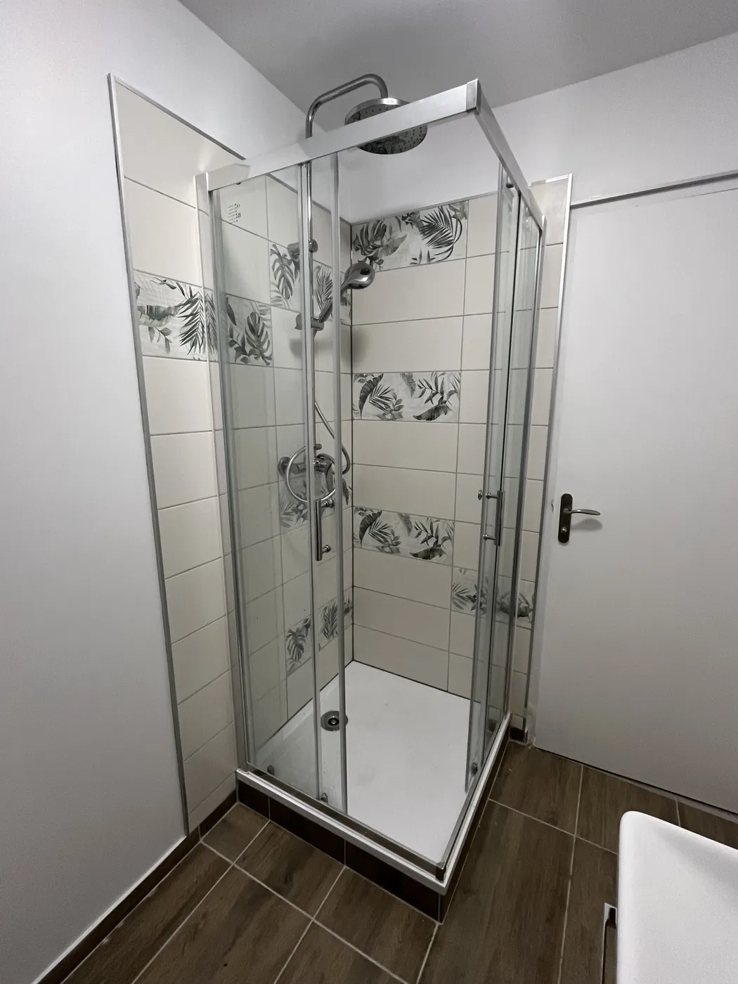 Douche rénovée par BT Plomberie Énergie